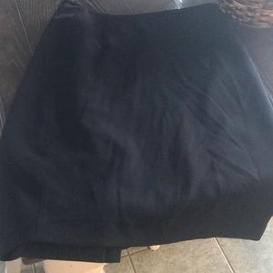 Jones Studio black pencil skirt